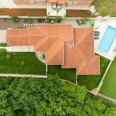 Villa Ravina *