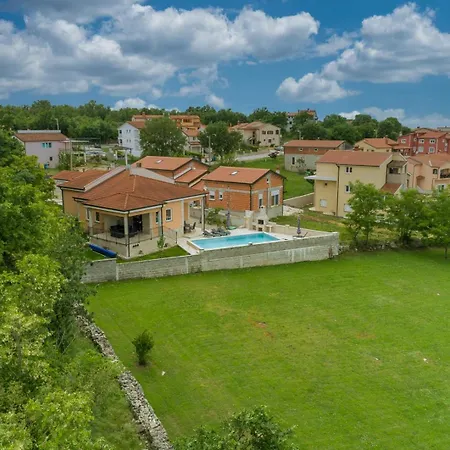 Ravina Villa