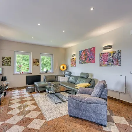 Ravina Villa Radmani