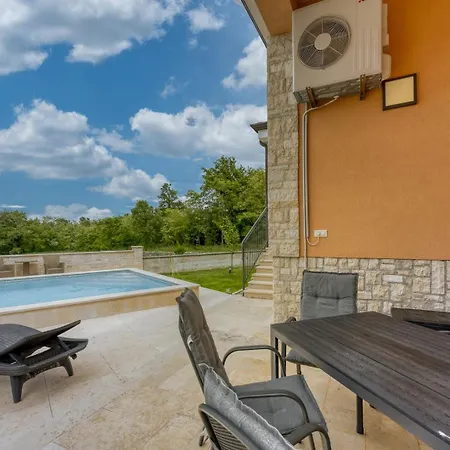Villa Ravina *