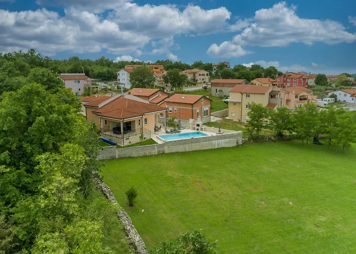 Ravina Villa