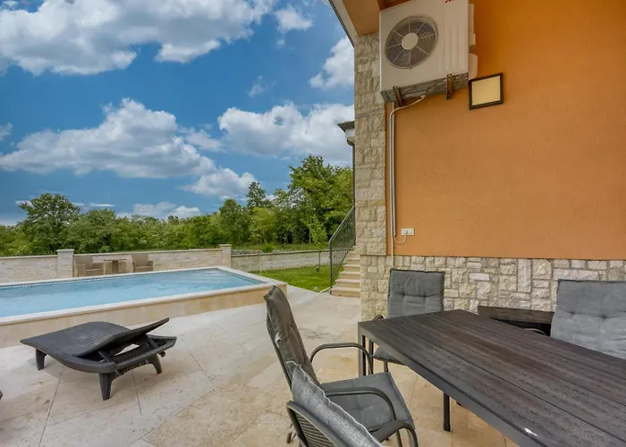 Villa Ravina *