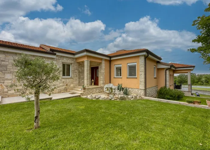 Ravina Villa Radmani